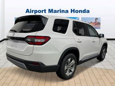 Used 2025 Honda Pilot EX-L image 7