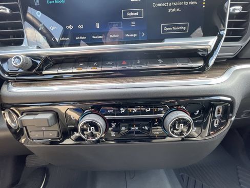 Certified 2026 Chevrolet Silverado 1500 LT AWD/4WD image 35