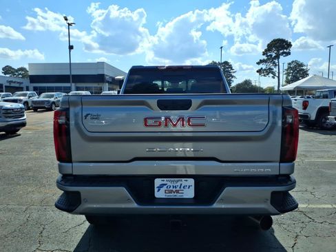 New 2026 GMC Sierra 2500 Denali w/ Denali Reserve Package AWD/4WD image 4