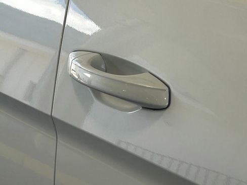 Used 2022 Volkswagen Atlas Cross Sport SEL Premium R-Line image 21