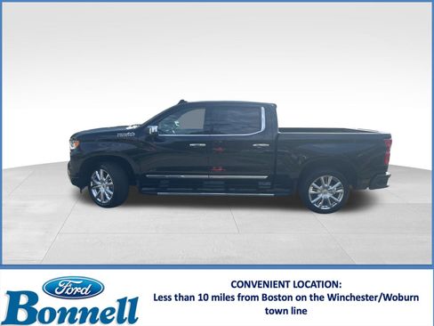 Used 2022 Chevrolet Silverado 1500 High Country w/ High Country Premium Package image 2