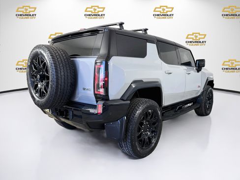 Used 2024 GMC Hummer EV 2X w/ LPO, Illumination Package AWD/4WD image 8