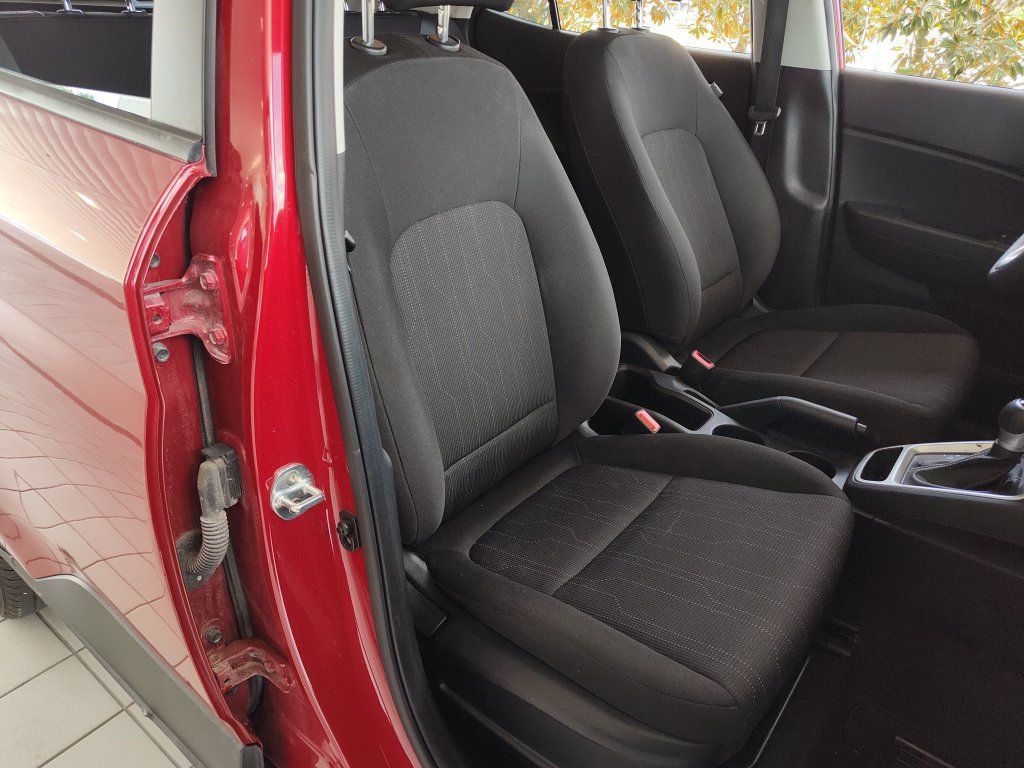 Used 2020 Hyundai Venue SE FWD image 29