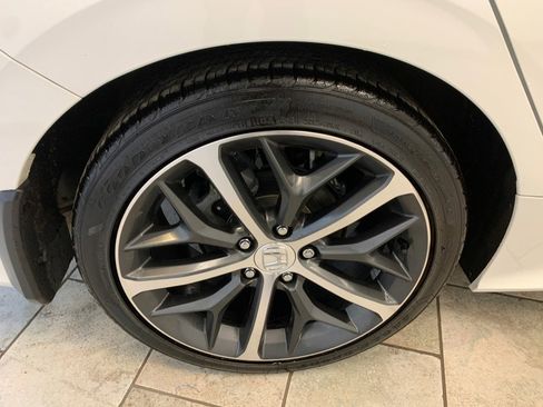 Used 2024 Honda Civic Touring image 11