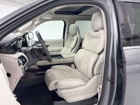 Used 2021 Lincoln Navigator L Reserve w/ Luxury Package AWD/4WD image 14