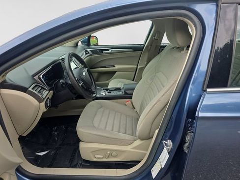 Used 2019 Ford Fusion SE FWD image 11