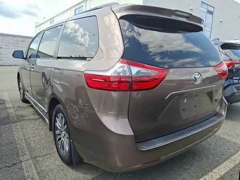 Used 2020 Toyota Sienna XLE FWD image 5