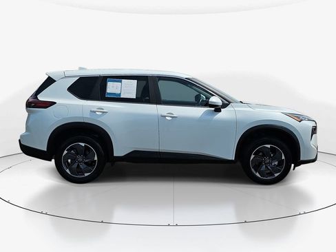 Used 2025 Nissan Rogue SV FWD image 5