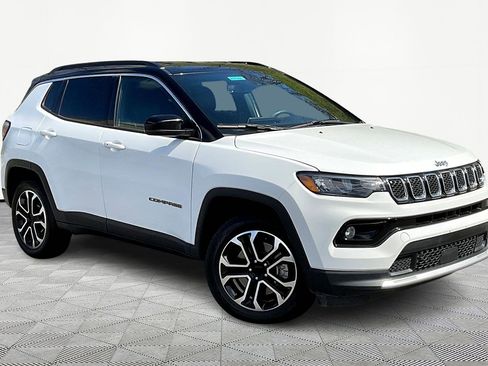 Used 2024 Jeep Compass Limited image 3