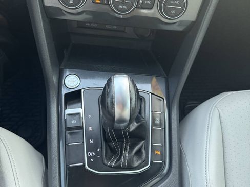 Used 2021 Volkswagen Tiguan SE R-Line FWD image 34