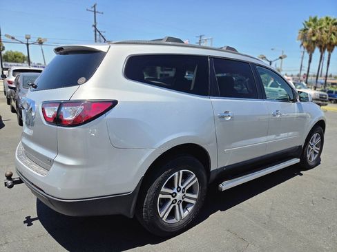 Used 2017 Chevrolet Traverse LT FWD image 20