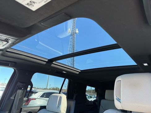 Used 2021 Cadillac Escalade Sport w/ Driver Assist Tech Package image 20