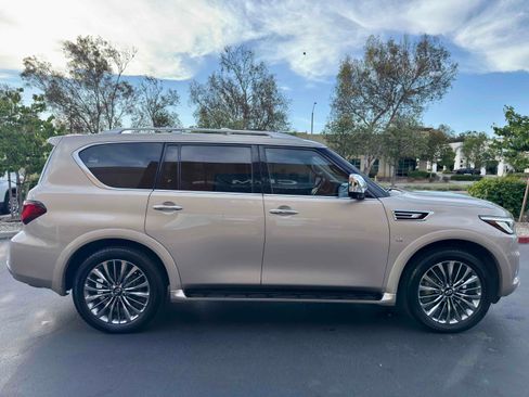 Used 2019 INFINITI QX80 Luxe w/ 22" Wheel Package AWD/4WD image 12