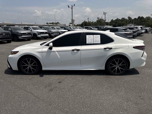 Used 2021 Toyota Camry SE FWD image 7
