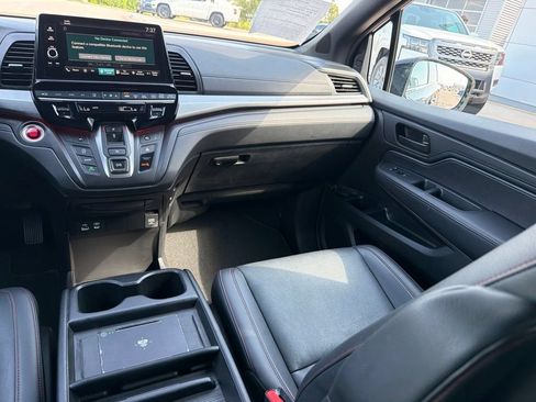 Used 2025 Honda Odyssey Sport-L image 19