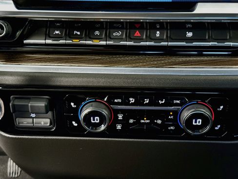 Used 2022 Chevrolet Silverado 1500 LT w/ All Star Edition Plus RWD image 18