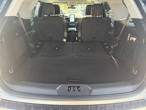 Used 2024 Ford Explorer Limited w/ Limited Technology Package AWD/4WD image 15
