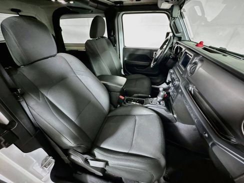 Used 2021 Jeep Wrangler Sport image 26