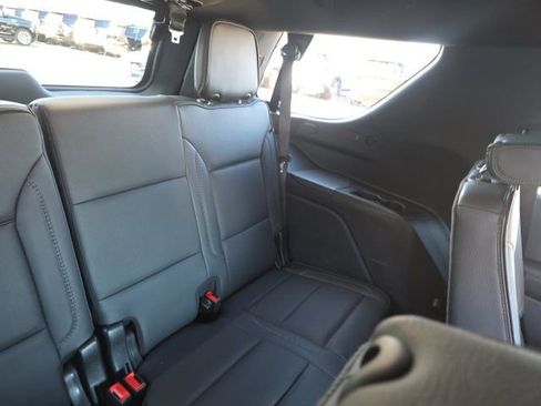 Used 2025 GMC Yukon Denali AWD/4WD image 16