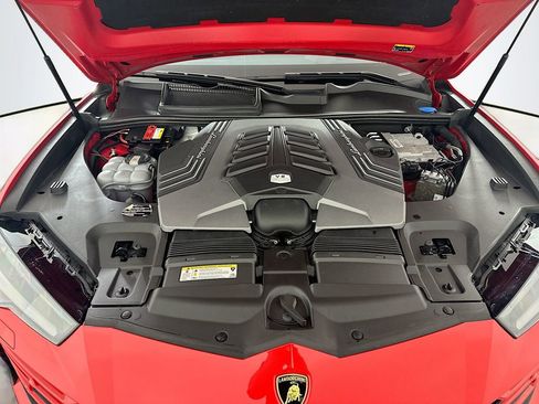 Used 2019 Lamborghini Urus image 32