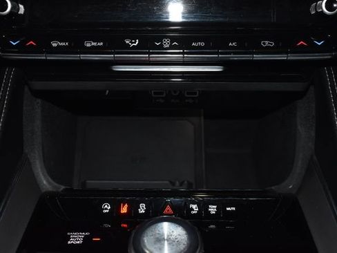 Used 2024 Jeep Wagoneer Series II image 19