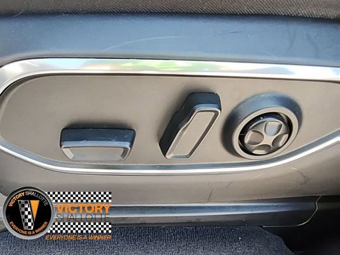 Used 2024 Jeep Wagoneer Series II w/ Flexible Seating Group image 17