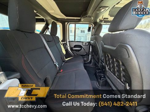 Used 2018 Jeep Wrangler Unlimited Rubicon w/ Steel Bumper Group image 14