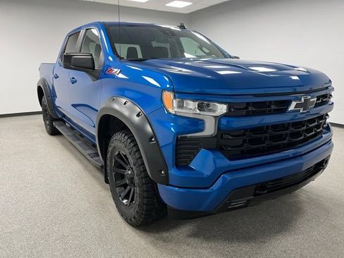 Used 2023 Chevrolet Silverado 1500 RST AWD/4WD image 2