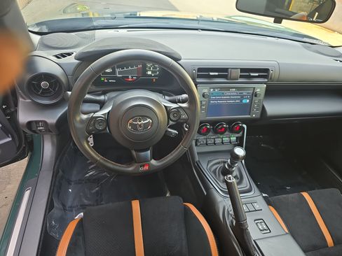 Used 2025 Toyota GR86 Hakone Edition RWD image 15
