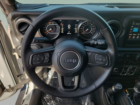 Used 2022 Jeep Wrangler Unlimited Sport AWD/4WD image 23