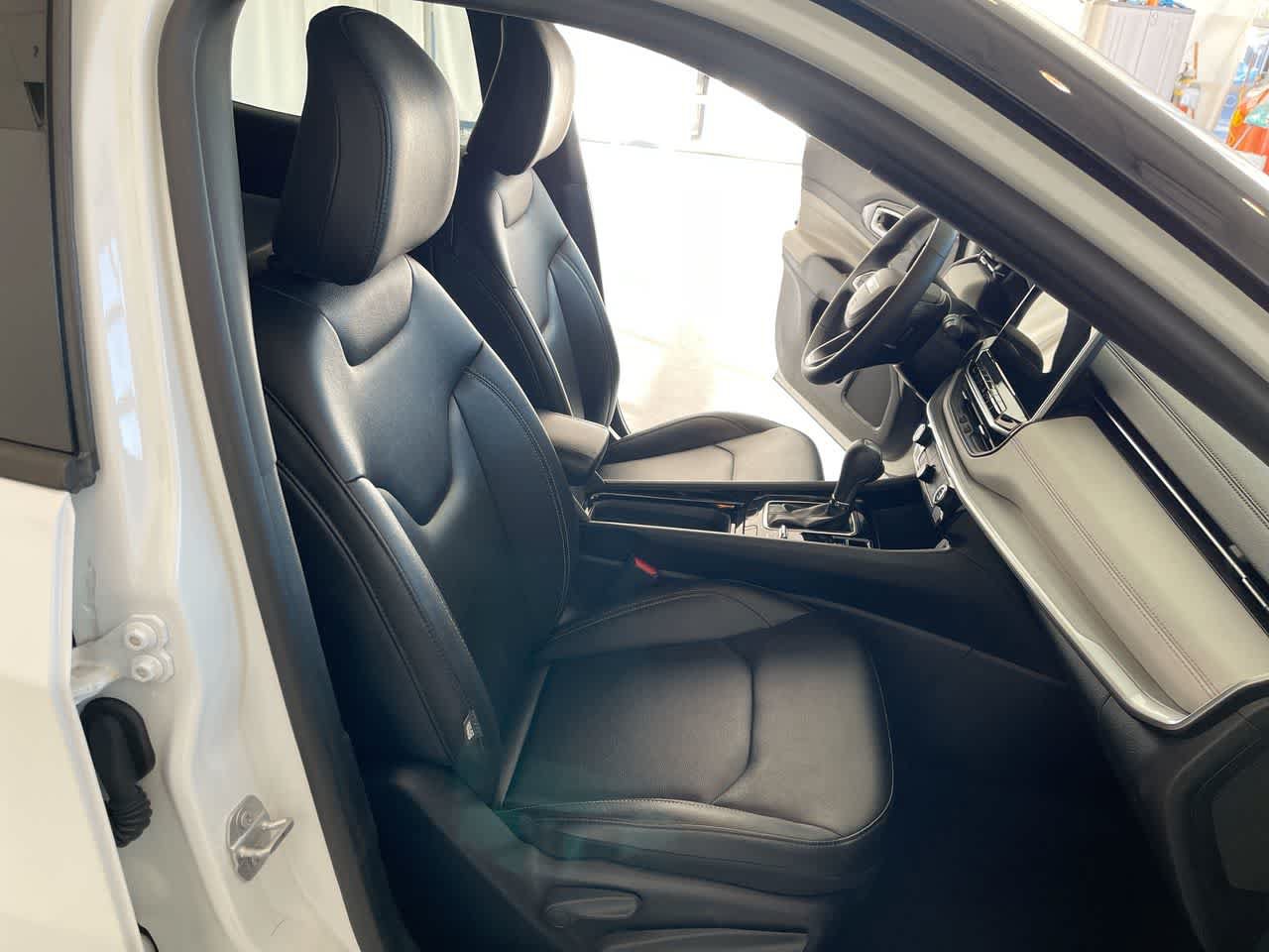 Used 2025 Jeep Compass Limited AWD/4WD image 23