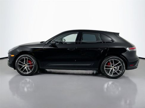 Certified 2025 Porsche Macan S AWD/4WD image 2