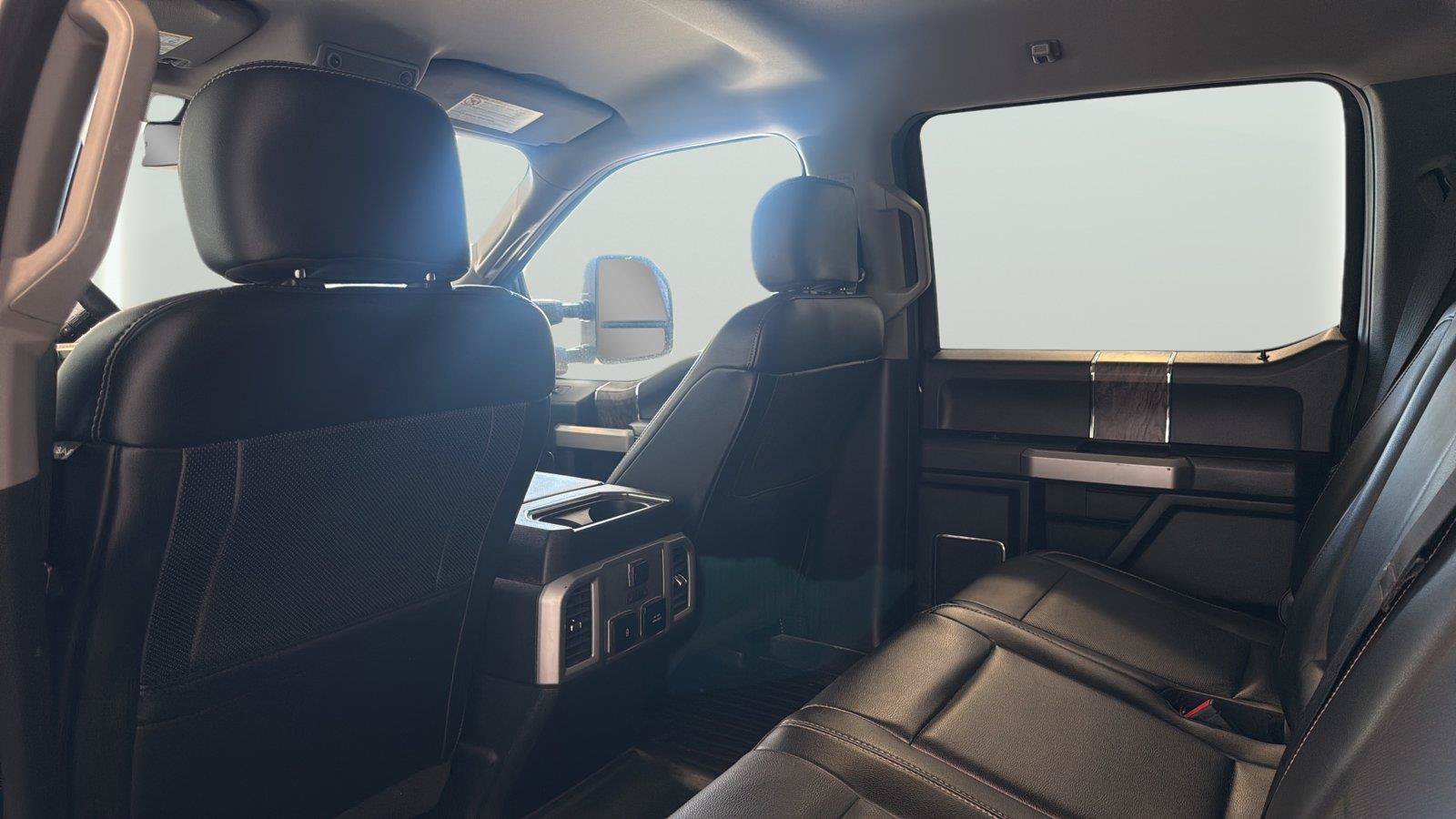 Used 2019 Ford F250 Lariat w/ Lariat Ultimate Package AWD/4WD image 16