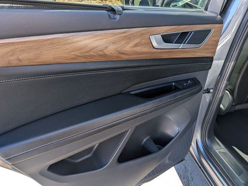 Used 2024 Volkswagen Atlas SE image 25