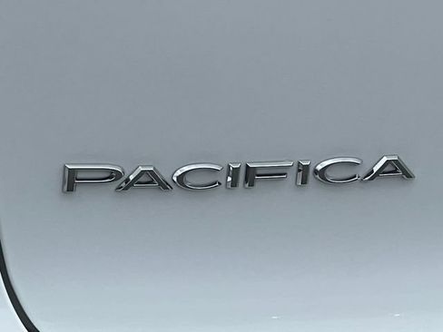 New 2027 Chrysler Pacifica Select AWD/4WD image 49