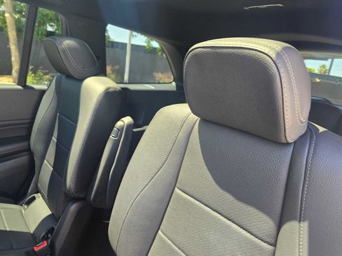 Used 2025 Mercedes-Benz GLS 450 4MATIC image 19