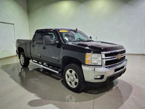 Used 2014 Chevrolet Silverado 2500 LT w/ Interior Plus Package image 2