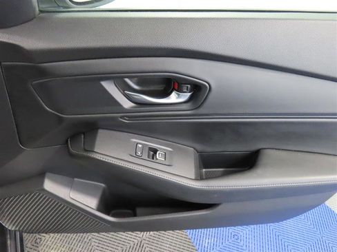 Used 2025 Honda Accord Sport image 34