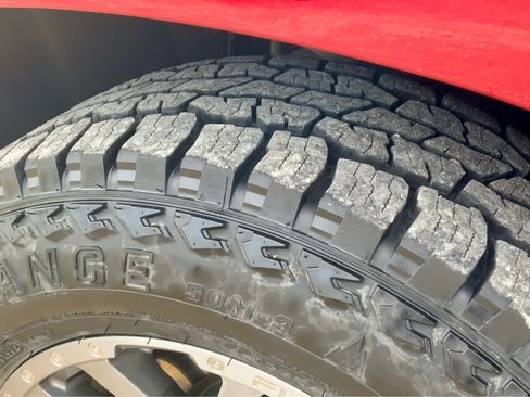 Used 2021 Chevrolet Suburban High Country image 18