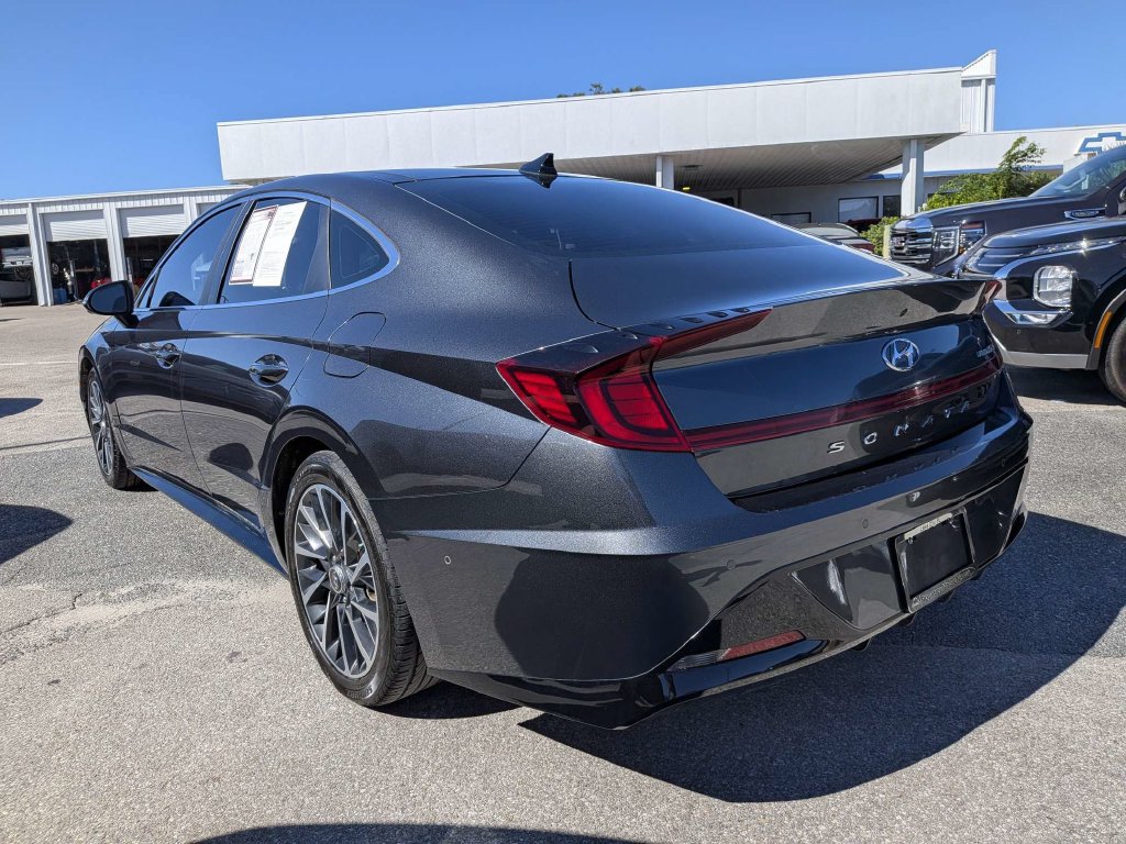 Used 2023 Hyundai Sonata Limited w/ Preferred Accessory Package FWD image 3
