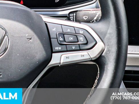 Used 2025 Volkswagen Taos SE FWD image 35