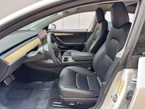 Used 2021 Tesla Model 3 Standard Range Plus RWD image 16