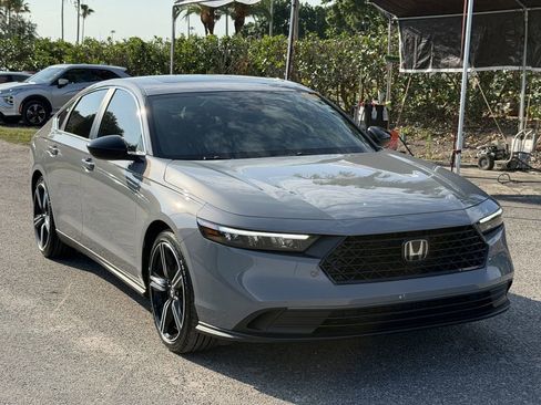 Used 2025 Honda Accord Sport image 2