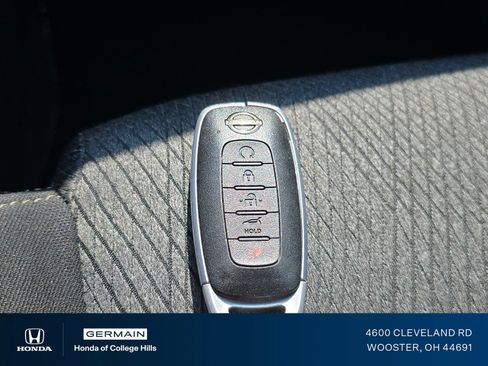 Used 2024 Nissan Rogue SV FWD image 31