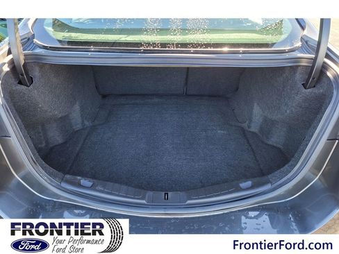 Used 2016 Ford Fusion SE w/ Equipment Group 202A image 7