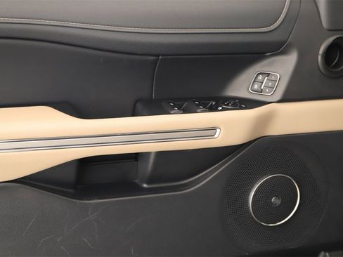 Used 2024 Ford Expedition Max Limited image 23