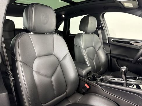 Certified 2022 Porsche Macan S w/ Premium Package Plus AWD/4WD image 24