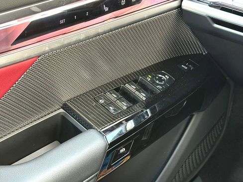 Certified 2025 BMW 740i image 10