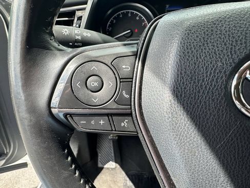 Used 2021 Toyota Camry SE FWD image 19