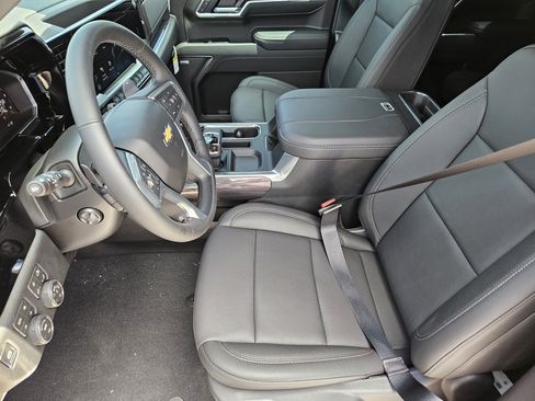 New 2026 Chevrolet Silverado 1500 LTZ w/ Z71 Off-Road Package AWD/4WD image 9